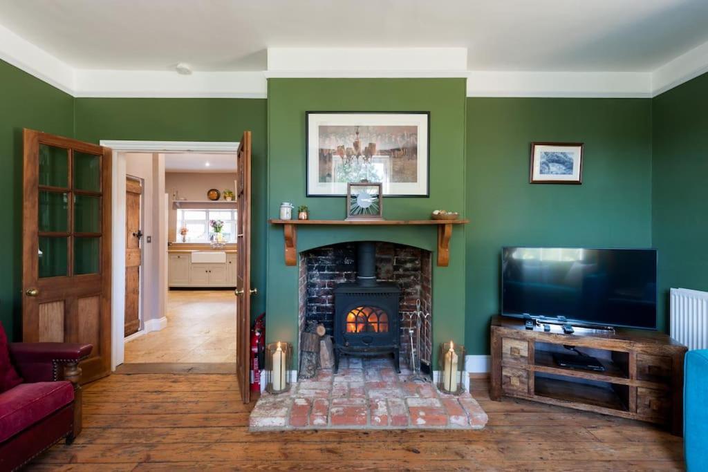 Sudbourne Firs Sleeps 15 Stunning Country House With Hot Tub מראה חיצוני תמונה
