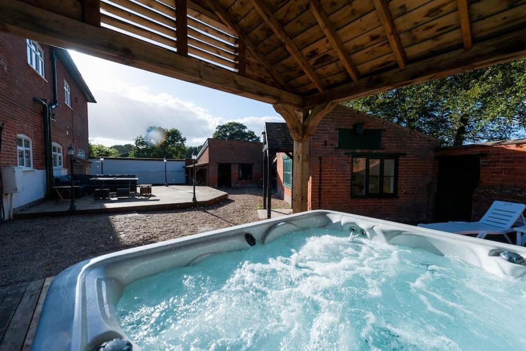 Sudbourne Firs Sleeps 15 Stunning Country House With Hot Tub מראה חיצוני תמונה
