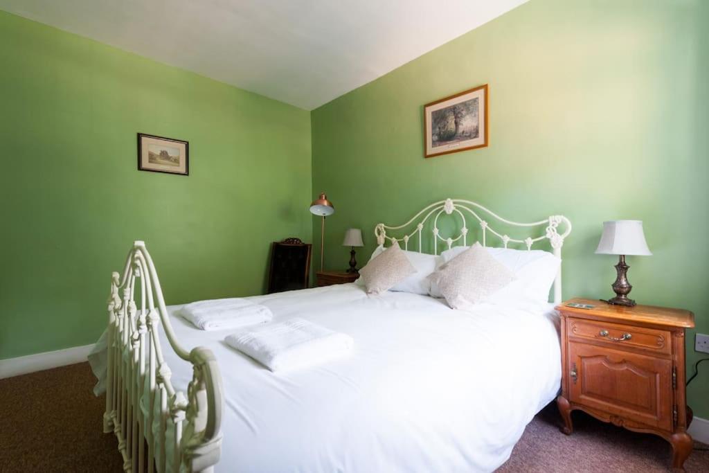 Sudbourne Firs Sleeps 15 Stunning Country House With Hot Tub מראה חיצוני תמונה