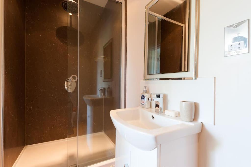 Sudbourne Firs Sleeps 15 Stunning Country House With Hot Tub מראה חיצוני תמונה