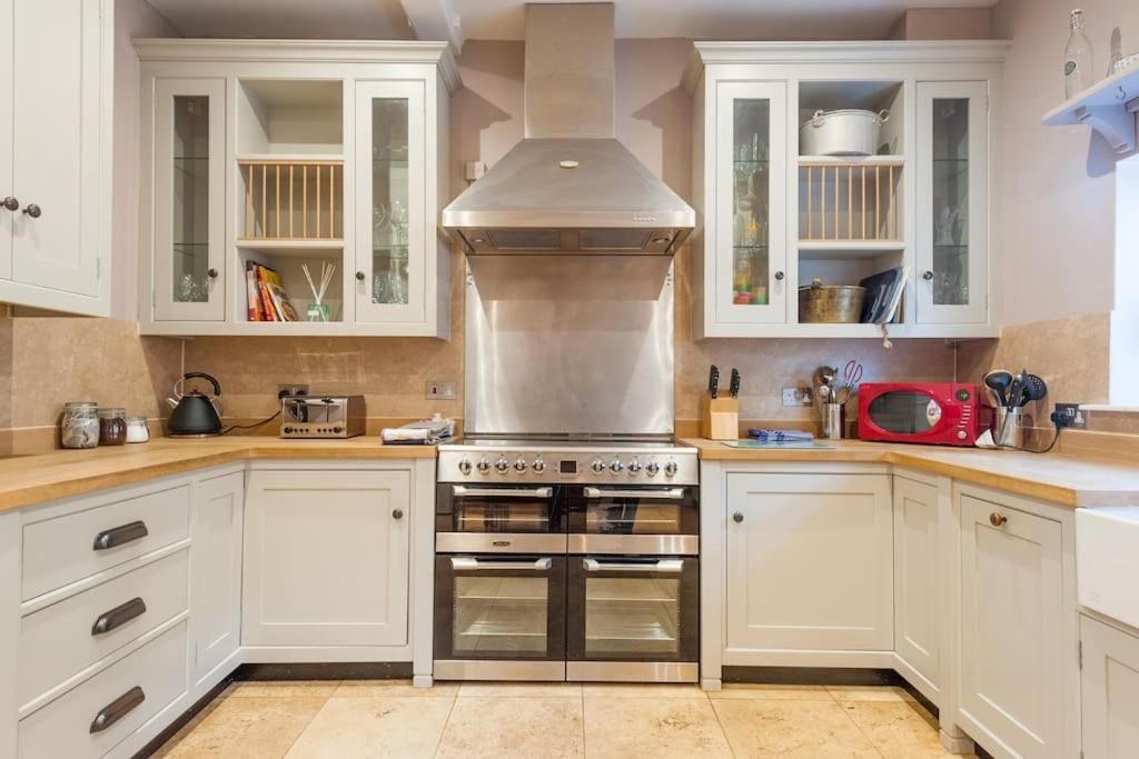 Sudbourne Firs Sleeps 15 Stunning Country House With Hot Tub מראה חיצוני תמונה