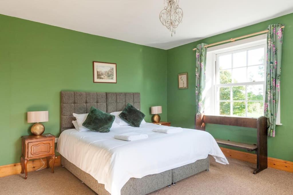 Sudbourne Firs Sleeps 15 Stunning Country House With Hot Tub מראה חיצוני תמונה