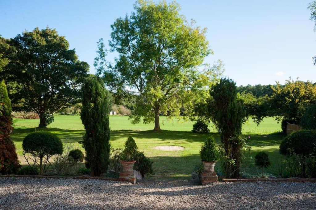 Sudbourne Firs Sleeps 15 Stunning Country House With Hot Tub מראה חיצוני תמונה