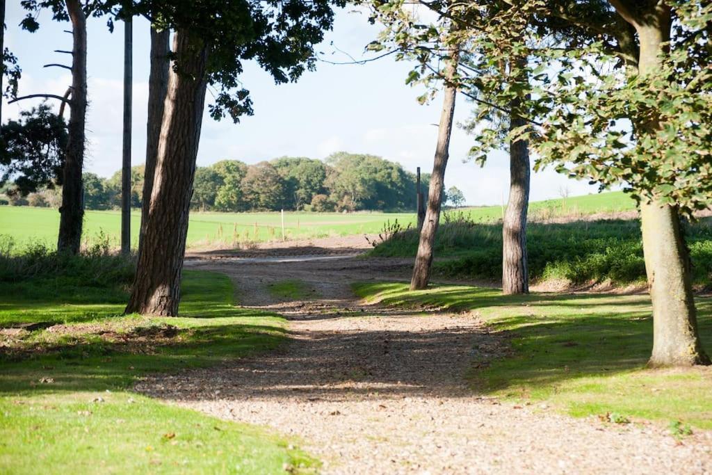 Sudbourne Firs Sleeps 15 Stunning Country House With Hot Tub מראה חיצוני תמונה