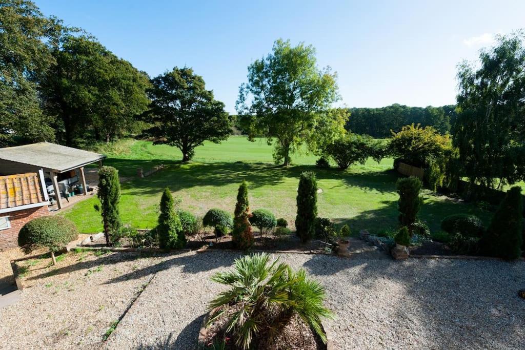 Sudbourne Firs Sleeps 15 Stunning Country House With Hot Tub מראה חיצוני תמונה